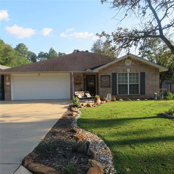 311 Peppertree, Village Mills, TX 77663