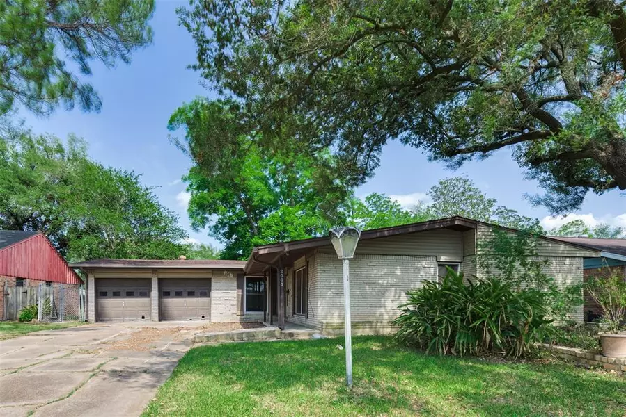 2007 Lenny LN, Pasadena, TX 77502