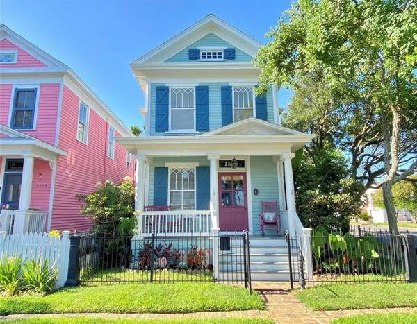 1527 Avenue M,  Galveston,  TX 77550