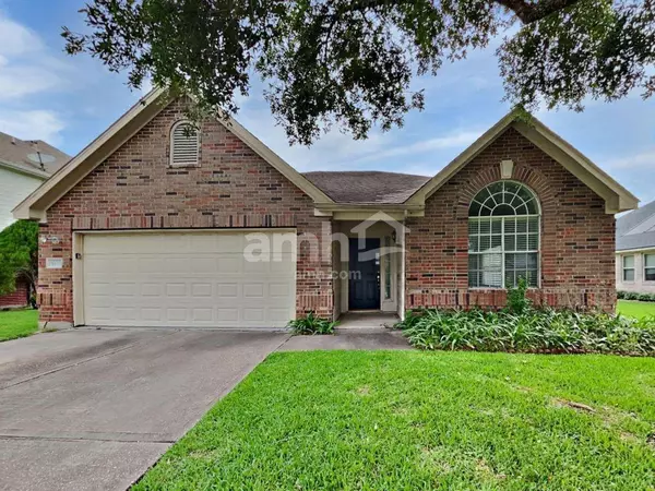 1605 Oak Point CT, Pearland, TX 77581