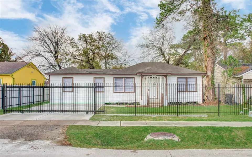 7905 Record ST, Houston, TX 77028