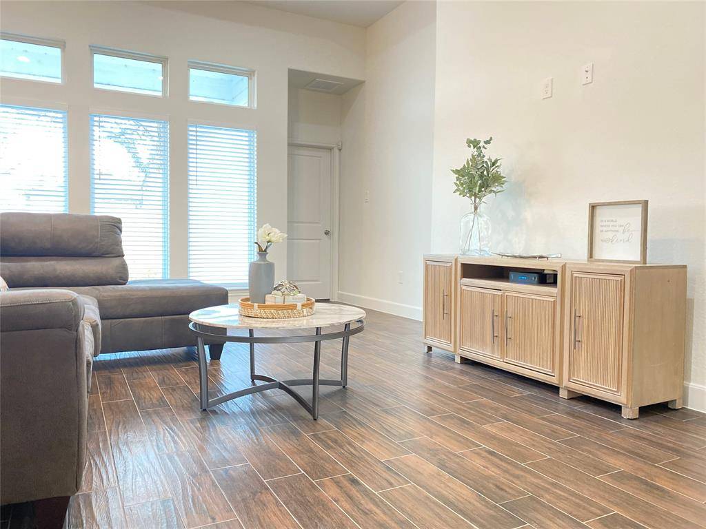 8301 Livingston ST, Houston, TX 77051