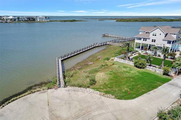 3322 Road Less Traveled, Galveston, TX 77554