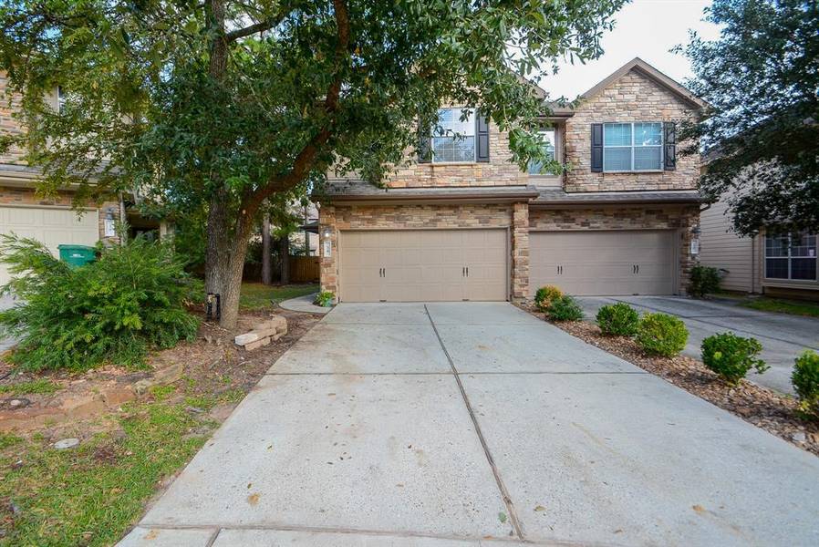 34 Wickerdale PL, The Woodlands, TX 77382