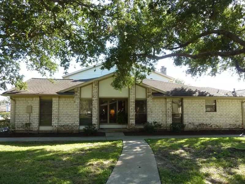 34 Pinehurst LN, Missouri City, TX 77459