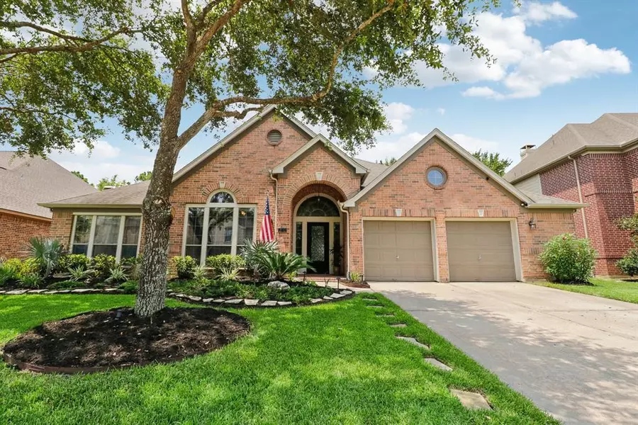 2712 Green Mountain DR, Pearland, TX 77584