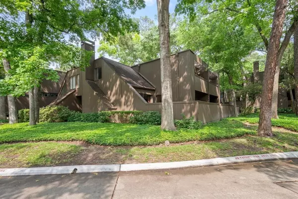 179 Litchfield LN, Houston, TX 77024