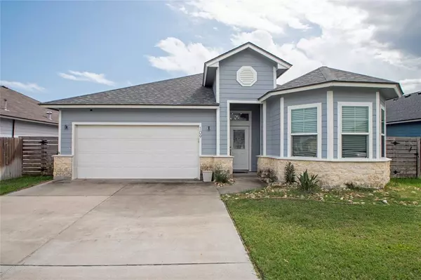 109 Beacon LN, Fulton, TX 78358