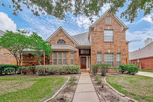 4518 Meadow Green DR, Sugar Land, TX 77479