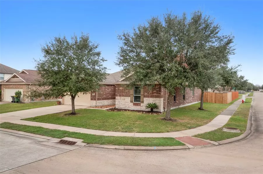 5801 Orchard Trail DR, Pearland, TX 77581