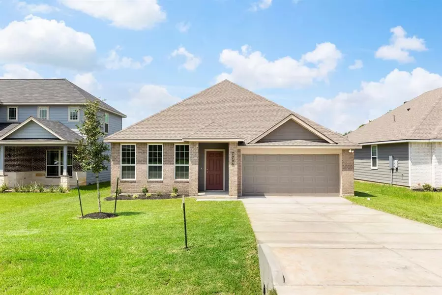 239 Shoreview DR, Conroe, TX 77303