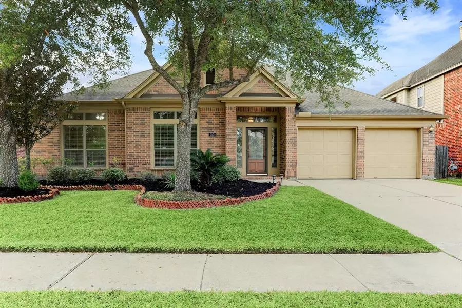 2606 Brightlake Way LN, Pearland, TX 77584