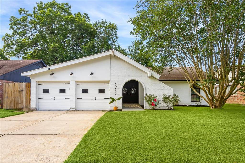 16427 Cavendish DR, Houston, TX 77059