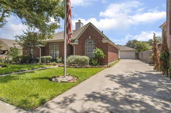 3305 Greenwood PL, Deer Park, TX 77536