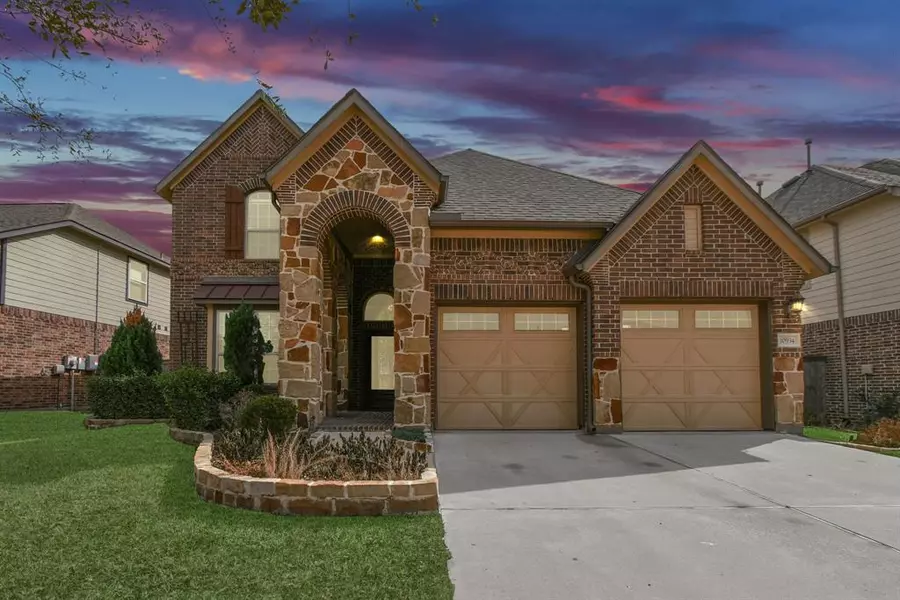 10934 Sarah Bluff LN, Cypress, TX 77433