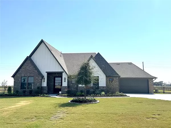 1019 Lake Breeze DR, Waller, TX 77484