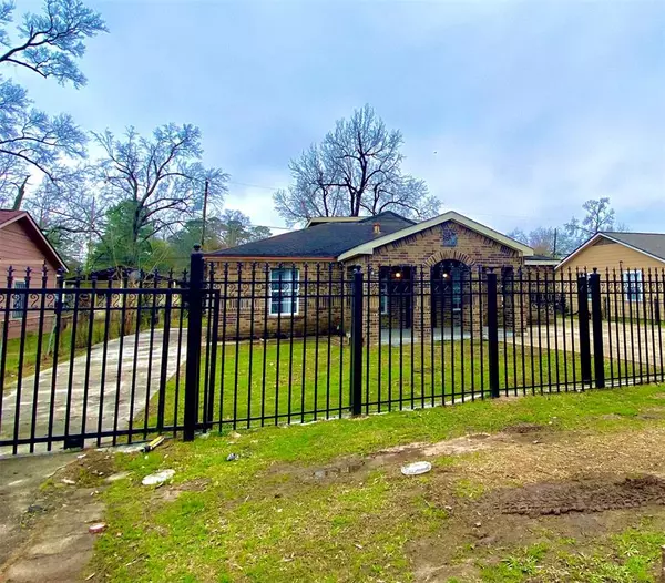 9010 Linda Vista RD, Houston, TX 77078