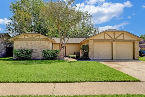 2715 Knoxville DR, League City, TX 77573