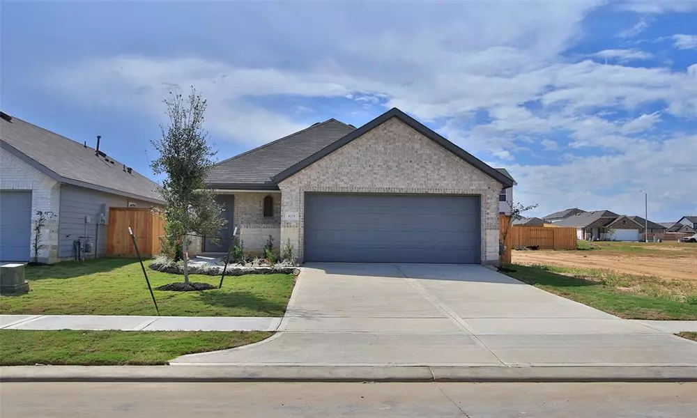 4338 Maple Root LN, Pinehurst, TX 77362