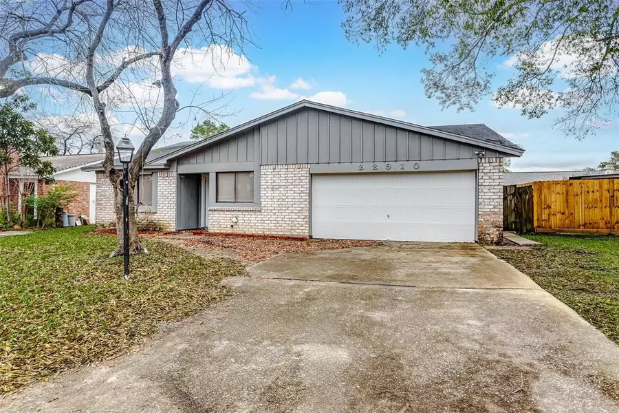 22910 Summer Green LN, Spring, TX 77373