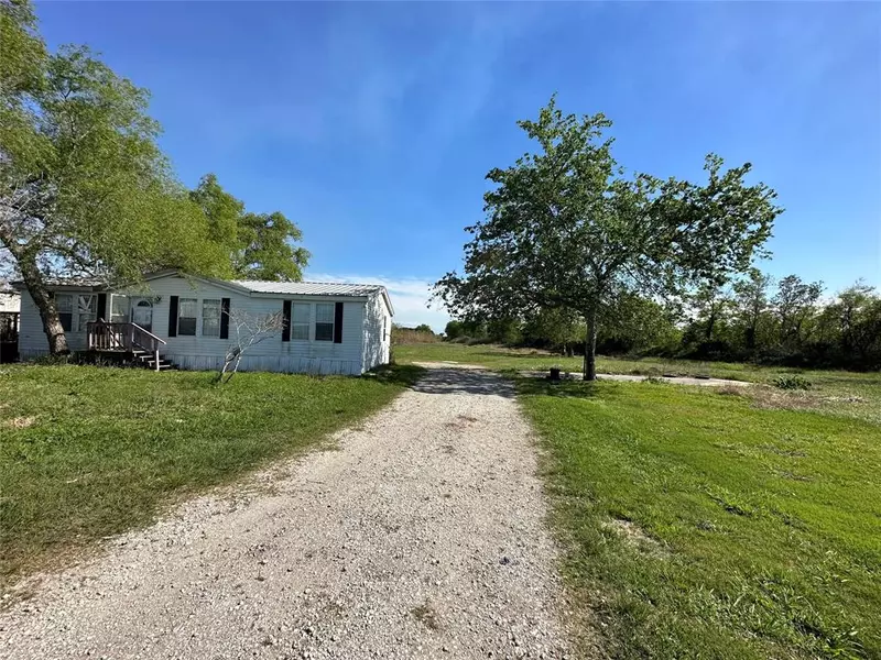 3416 State Highway 61, Anahuac, TX 77514