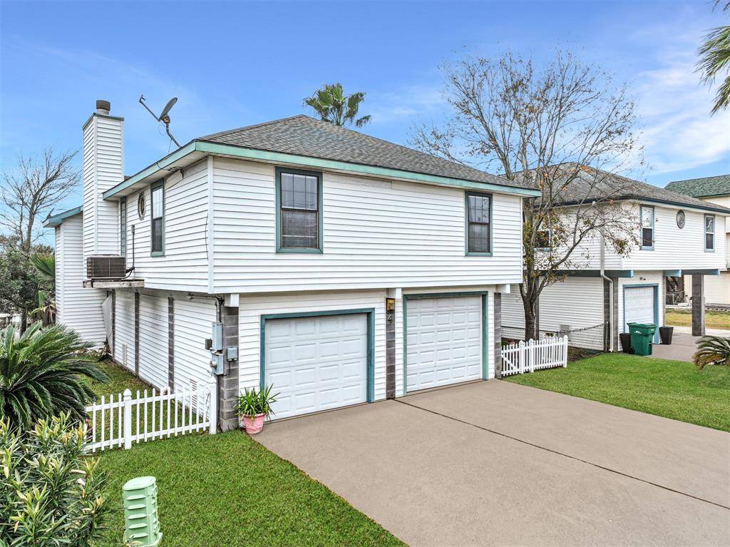 4 S Flamingo ST, La Marque, TX 77568