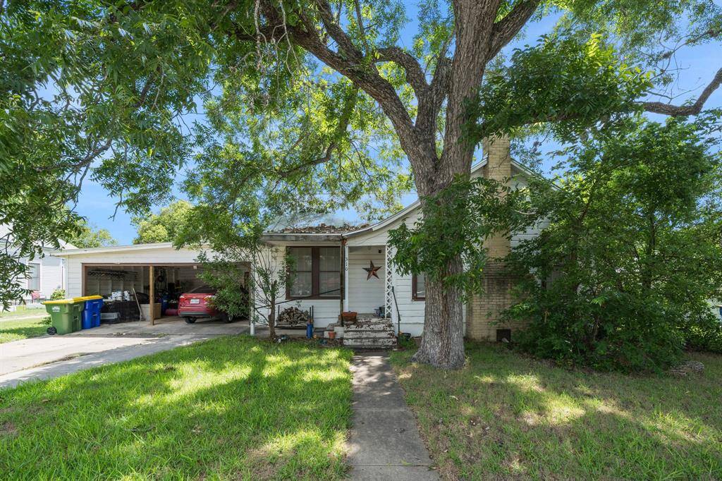 310 Darst ST, Gonzales, TX 78629