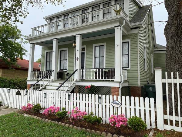 2114 Avenue O, Galveston, TX 77550