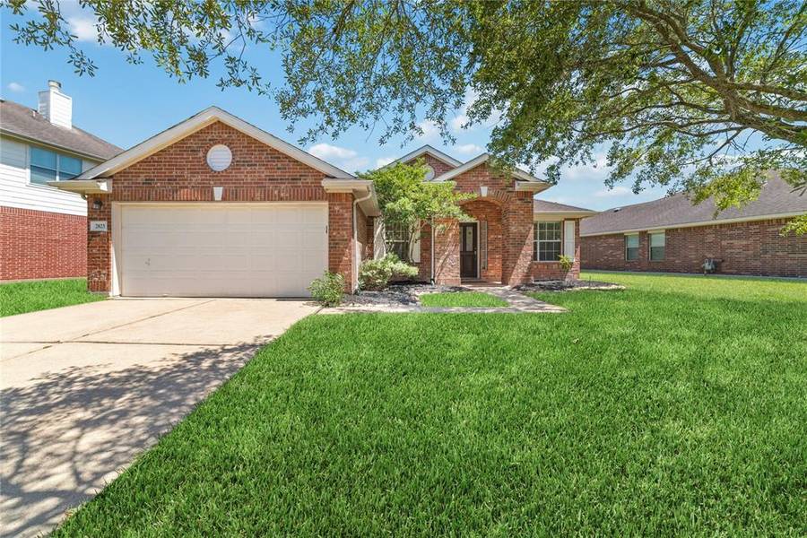 2823 Park Springs LN, Sugar Land, TX 77479