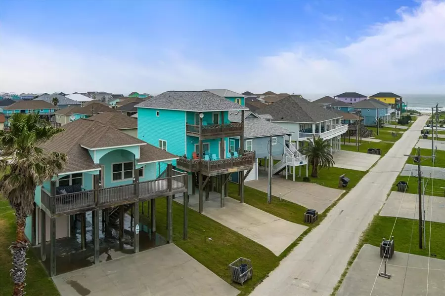 972 S Redfish ST, Crystal Beach, TX 77650