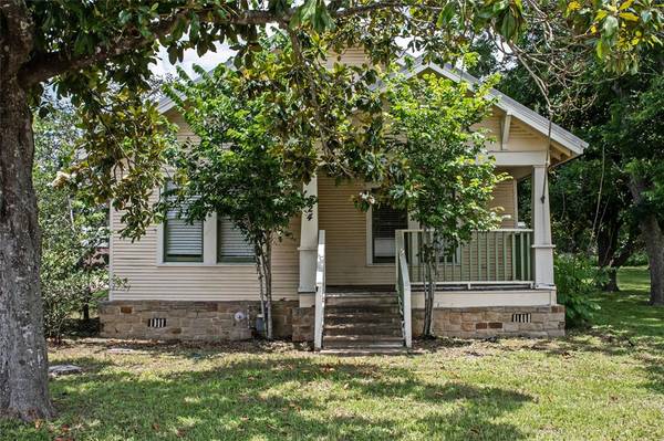 524 West Main, Bellville, TX 77418