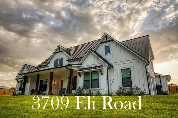 3709 Eli RD, Bellville, TX 77418