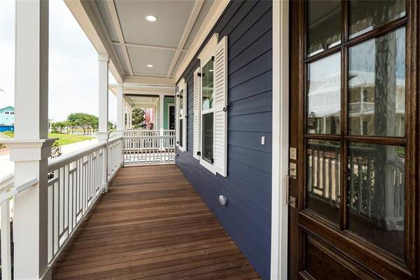 3 Barometer Close,  Galveston,  TX 77554