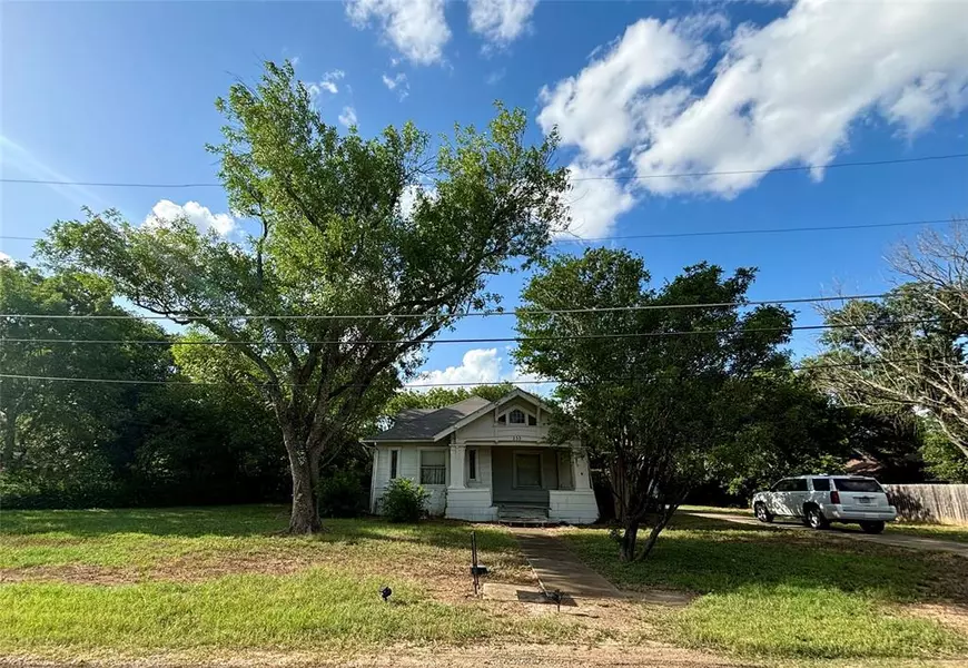 233 May ST, Castroville, TX 78009