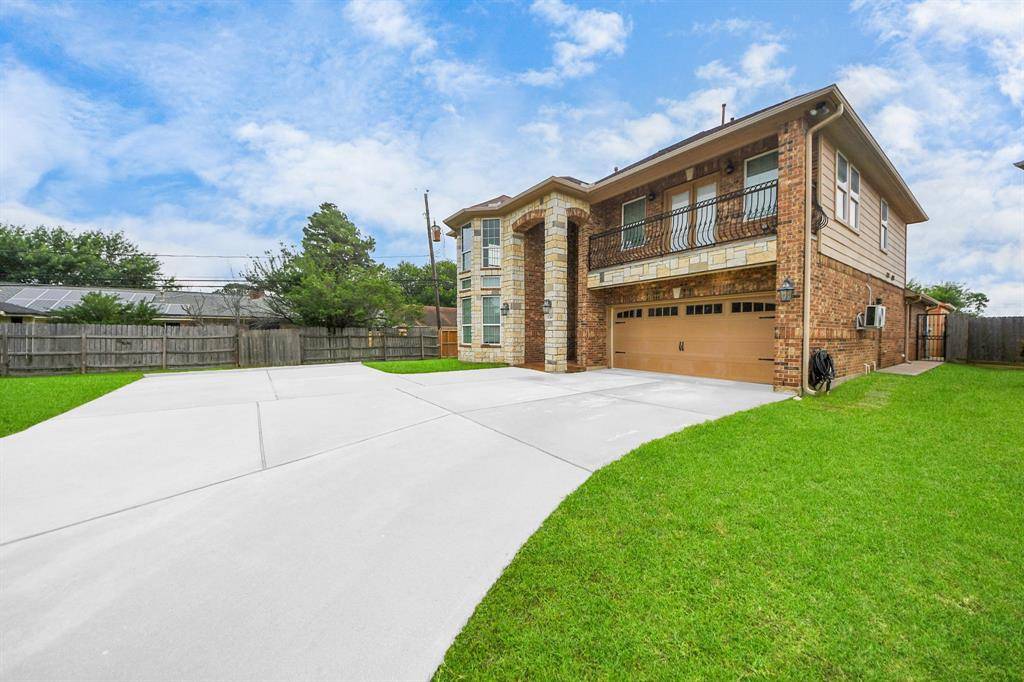 La Porte, TX 77571,10447 Tree Hollow CIR