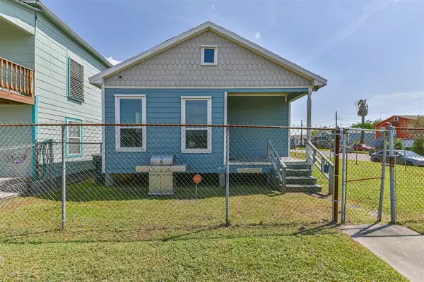 5327 Avenue M, Galveston, TX 77551