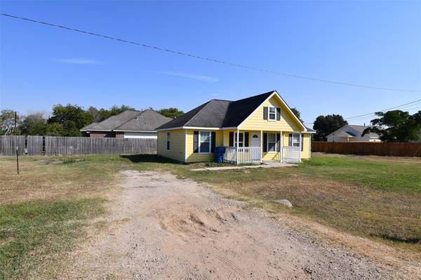 224 Calvit ST, Hempstead, TX 77445