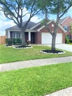 13008 Castlewind LN, Pearland, TX 77584