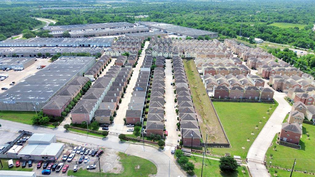 Houston, TX 77025,3718 Main Poplar DR