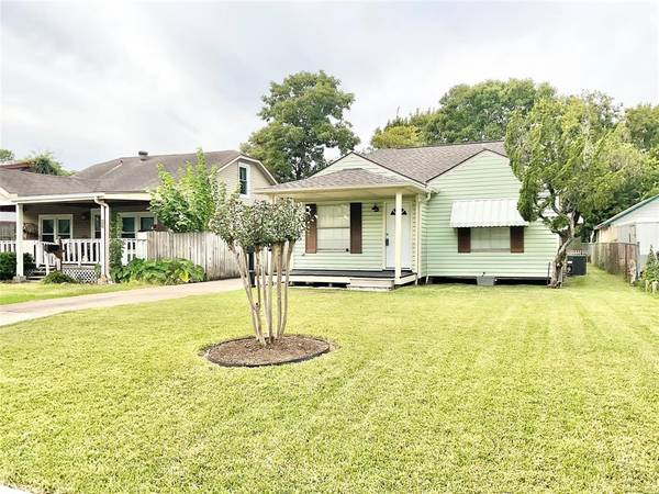 510 S 3rd ST, La Porte, TX 77571