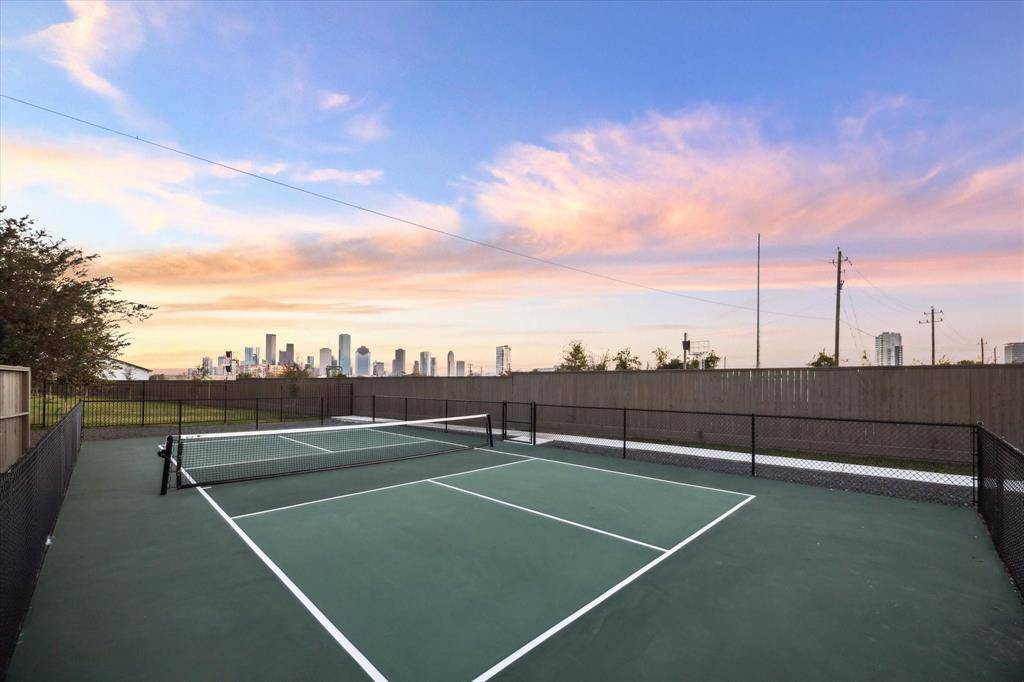 Houston, TX 77007,3059 Hicks Street
