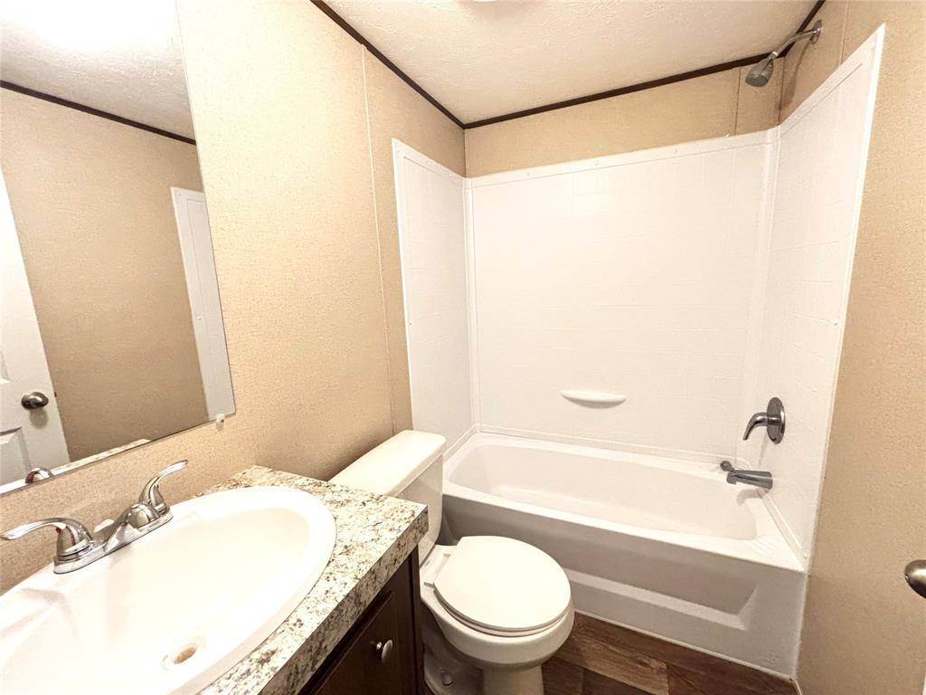 Onalaska, TX 77360,300 Cherokee LN