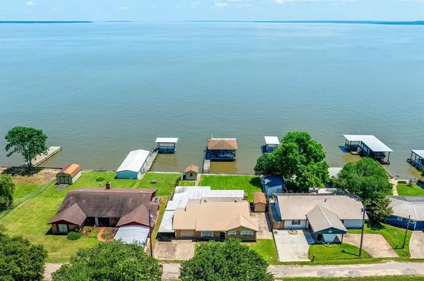 121 W Lakeview DR, Point Blank, TX 77364