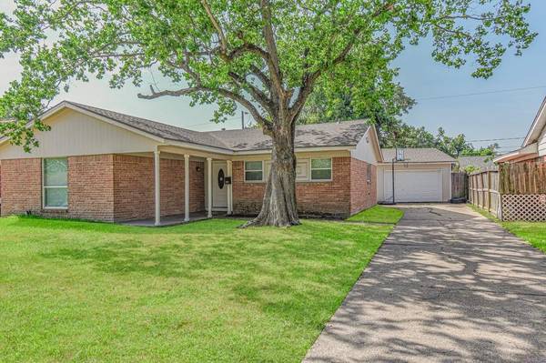 1125 Alice ST, Deer Park, TX 77536