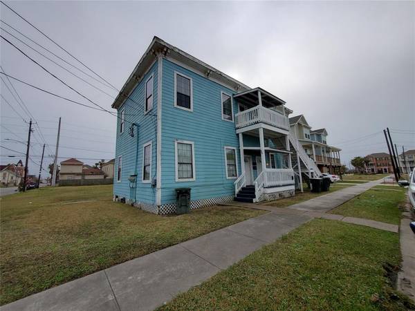 701 28th ST, Galveston, TX 77550