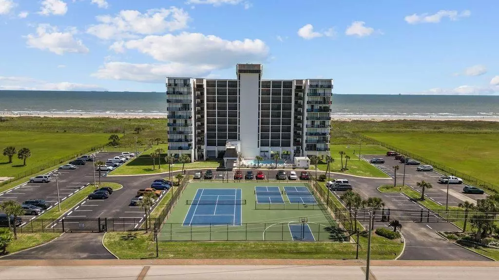 Galveston, TX 77550,415 E Beach DR #305