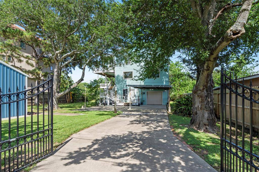 119 8th ST, San Leon, TX 77539