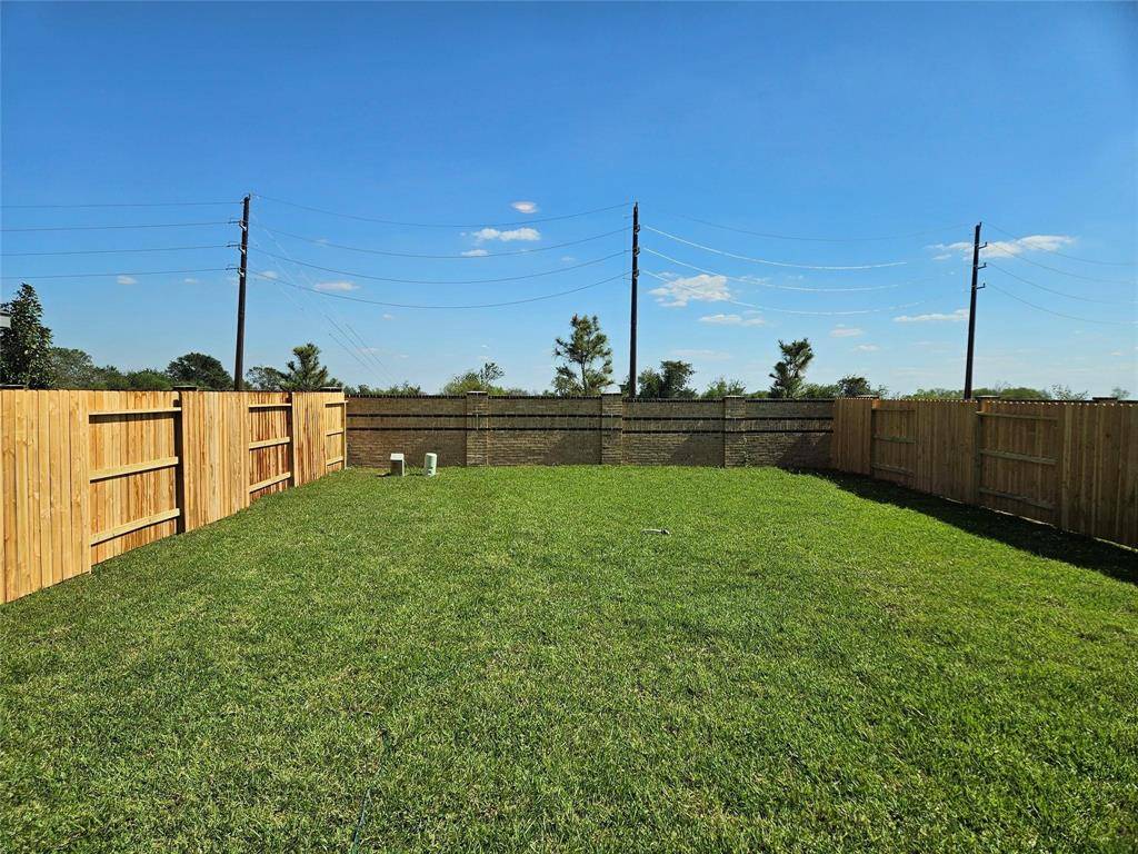 Crosby, TX 77532,20115 Iron Winds ST