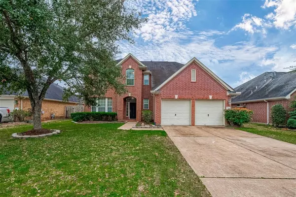 7610 Waterlilly LN, Pearland, TX 77581