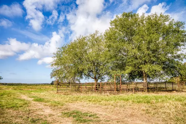 1211 CR 273, Cameron, TX 76520